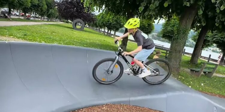 Gmundens neuer sportlicher Treffpunkt für alle Altersgruppen: Am 21. Juni wird der Pumptrack an der Esplanade eröffnet