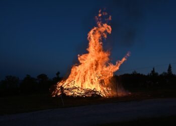 Magische Sonnenwende am Feuerkogel: Ein Fest der Lichter und Gemeinschaft