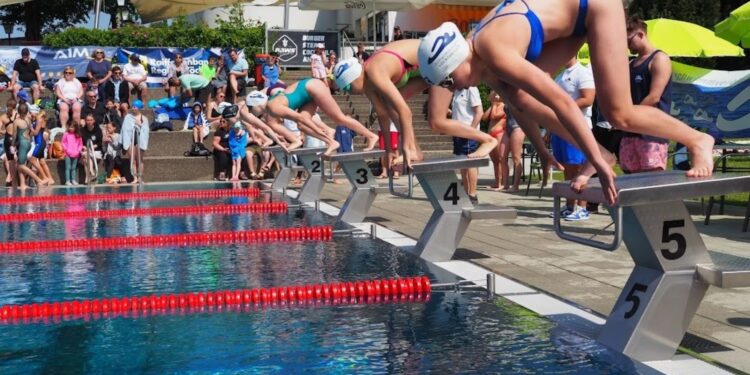Vier Stadtmeisterschaften, ein Becken – Schwimmfest im Apumare Attnang-Puchheim