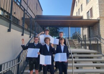 BG/BRG Bad Ischl: Erfolgreiche Abschlussprüfung des Unternehmerführerscheins