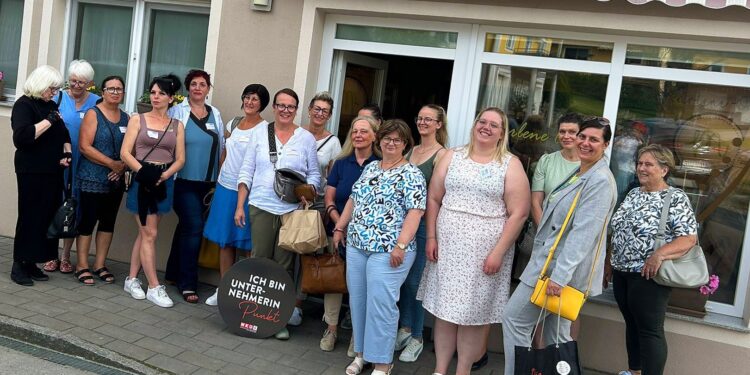 „Frau in der Wirtschaft“-Bezirksgruppe unterwegs in Pöndorf