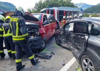 Verkehrsunfall auf B145 bei Bad Ischl fordert drei Verletzte