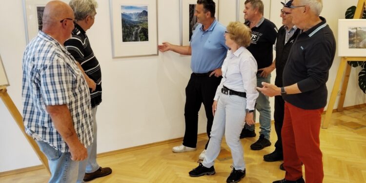 Fotoausstellung eröffnet: Einzigartige Landschaften im Salzkammergut