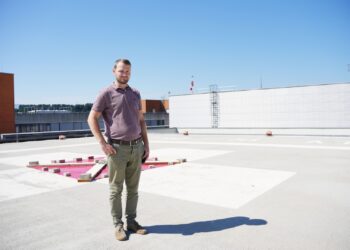 Umfangreiche Dachsanierungsarbeiten machen das Salzkammergut Klinikum Vöcklabruck klimafit