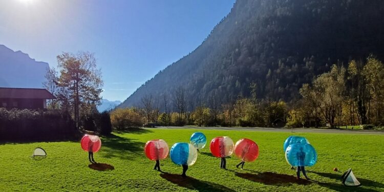 Am Samstag, 9. August in Obertraun: Erstes Bubble-Soccer-Turnier in der Welterberegion!