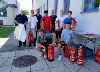 Begeisterung bei den Kids der NMS Scharnstein beim Projekttag der Feuerwehren des Almtals!