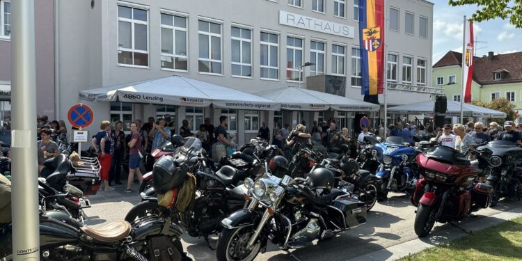 Harley Davidson Charity Tour führt durch Attnang-Puchheim