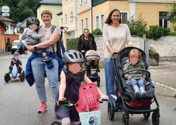 Mit dem Kinderwagen für ein faires Miteinander im Straßenverkehr