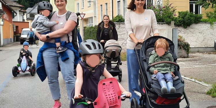 Mit dem Kinderwagen für ein faires Miteinander im Straßenverkehr