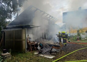 Gartenhütte in Ebensee Raub der Flammen – Vier Feuerwehren im Einsatz