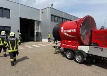 Großraumlüfter der Feuerwehr Laakirchen im Assistenzeinsatz
