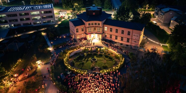 OKH Open Air Wochenende 2025 steht vor der Tür: Drei Tage Literatur, Jazz, Kinderkultur und Indie-Rock unter freiem Himmel