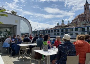 Schifffahrt, Orgelklänge und Folterknechte