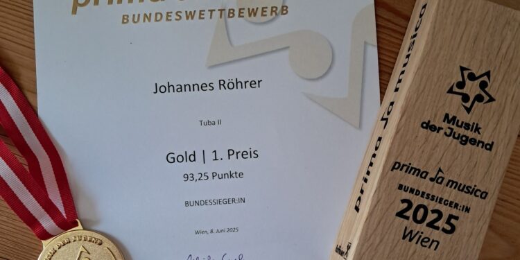 Musiktalent Johannes Röhrer vom Musikverein Neukirchen bei Altmünster wurde mit seiner Tuba beim Prima la musica Bewerb Bundessieger