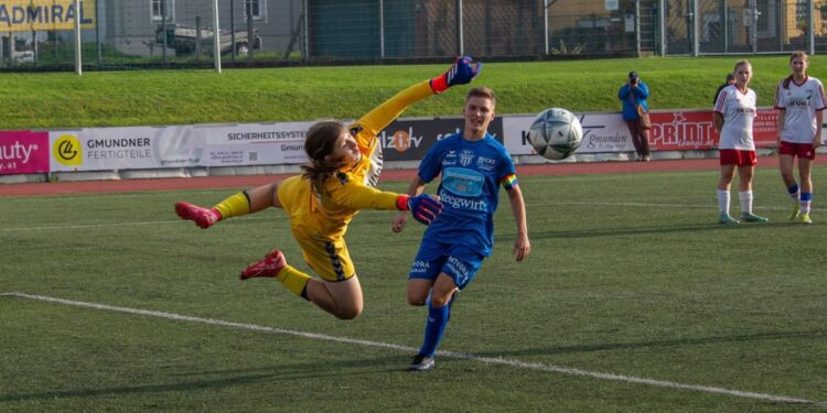 Gmundens Fußballerinnen wollen wieder beim Podest „anklopfen“!