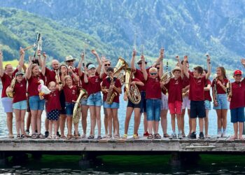 Blasmusik-Jugend, Sonne & See: Frühschoppen-Premiere des Laufenten-Jugendorchesters im Strandbad Gmunden