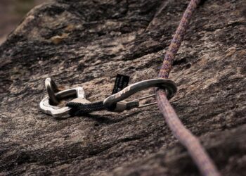 carabiner, rope, climbing rope, rockclimbing, to back up, climb, abseil, a safety rail