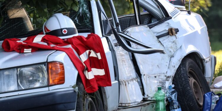 Autolenker (30) erlag nach schwerem Verkehrsunfall bei Pilsbach im Krankenhaus seinen Verletzungen