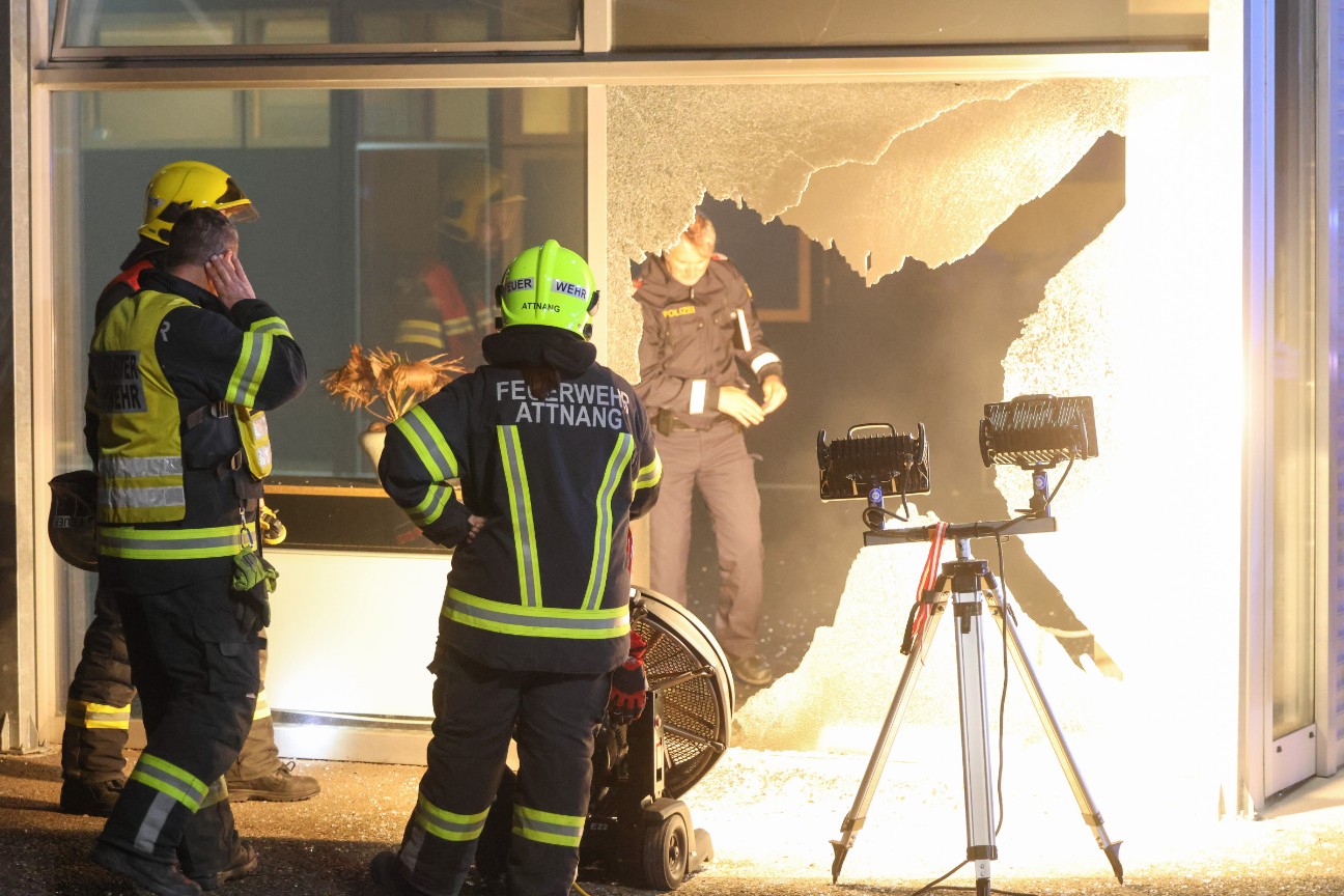 Verlorener-Schuh-berf-hrt-mutma-lichen-Brandstifter-in-Attnang-Puchheim