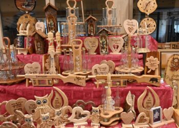 Holzmarkt begeistert Besucher – Traunkirchen zeigt das Handwerk