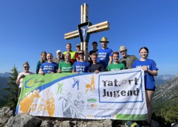„Berg und Herz – Gemeinschaft zuerst“: Neues Gipfelkreuz am Steineck