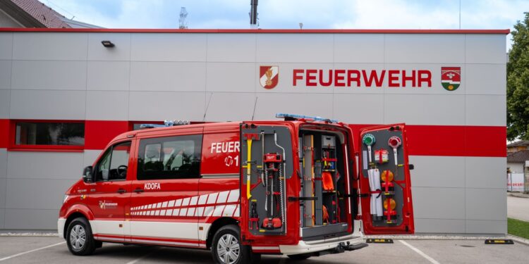 Neues Kommandofahrzeug in Roitham in Dienst gestellt