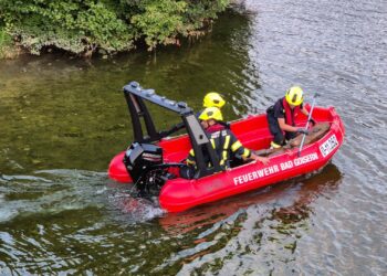 Feuerwehr übt „Personenrettung Gewässer“