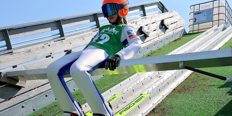 Schisprungtalent Valentina Weidinger aus Gmunden „fliegt“ unbeirrt weiter!
