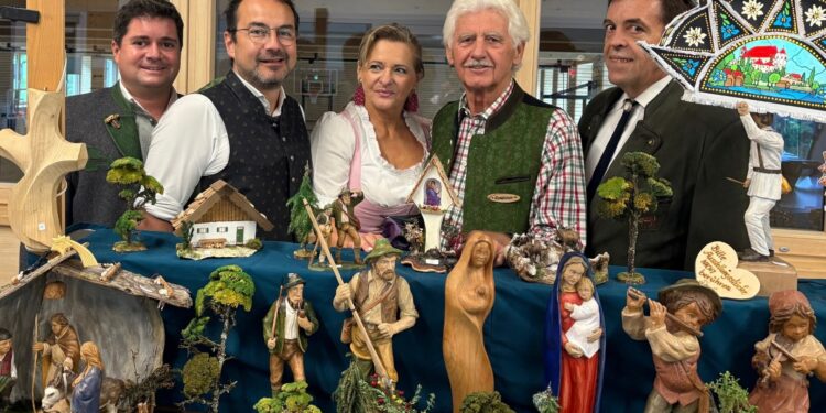 Großer Andrang und beste Stimmung beim Traunkirchner Holzmarkt 2025