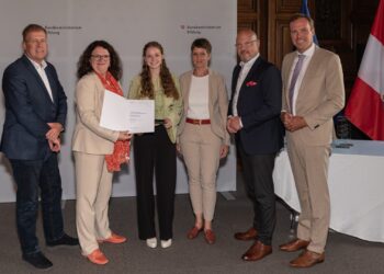 Spitzenleistung im digitalen Zeitalter: Marlene Gstöttner, Schülerin der Business School Vöcklabruck, dominiert beim digi.check-Wettbewerb 2025