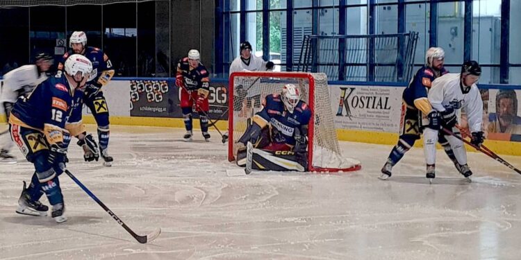 Erstes Testspiel der Saison – Cam4Dent Sharks vs. Dragons HC Kufstein