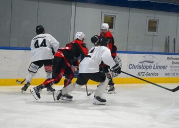 Sieg mit 5:3 im zweiten Testspiel der Saison – Cam4Dent Sharks vs. EHC Kundl Crocodiles