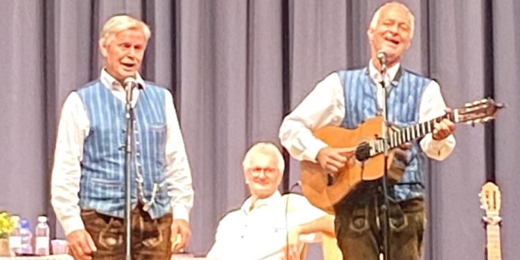 Gstanzl-Singa: Frontalangriff auf die Lachmuskeln