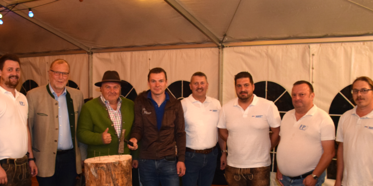 Herbstfest der FPÖ Nußdorf am Attersee: Gelungene Neuauflage im Zentrum