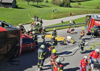 Busunfall mit 30 Verletzten in Bad Ischl – Herbstübung der Ischler Feuerwehren