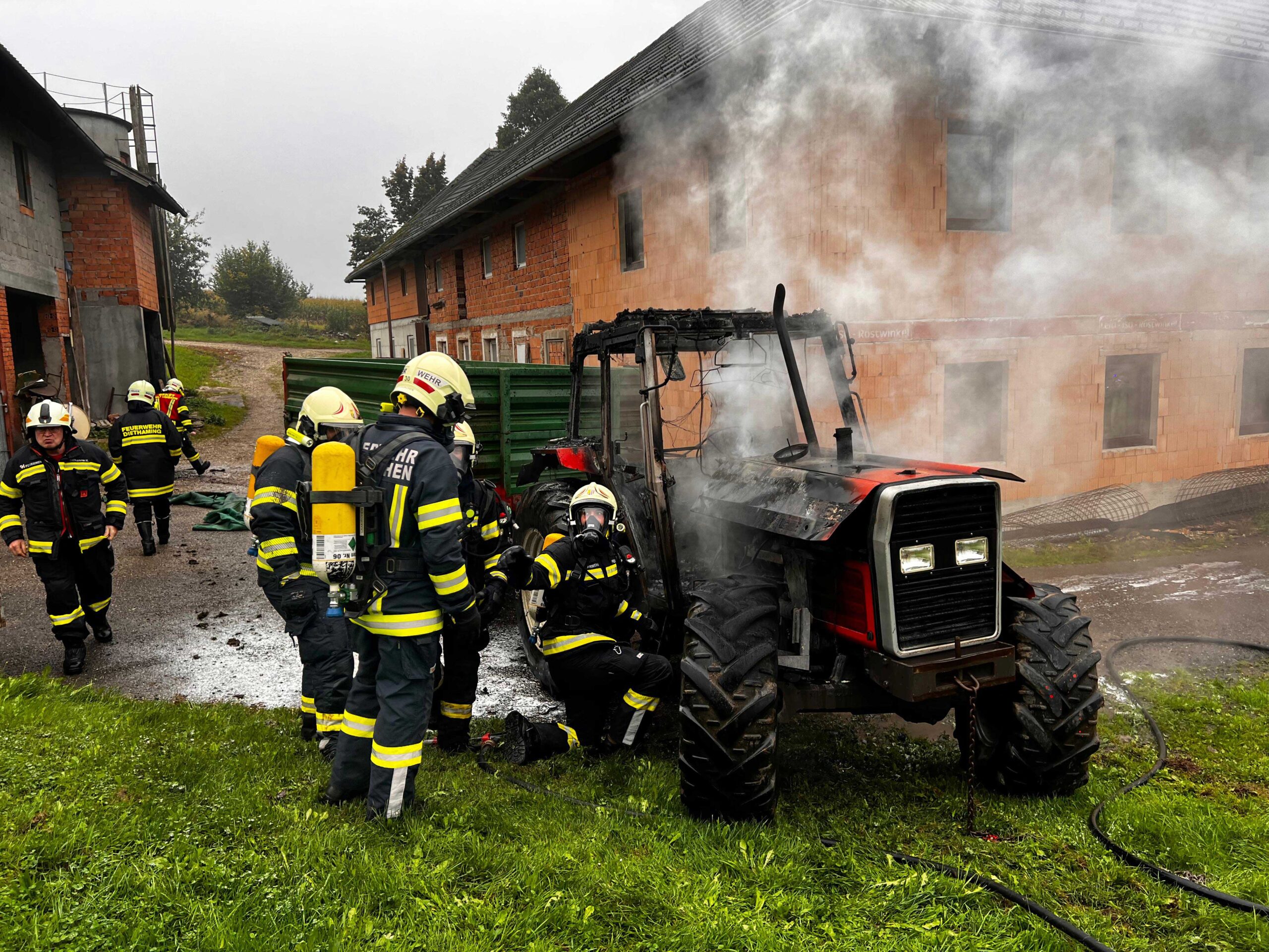 Traktor-in-Vollbrand