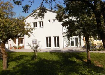 Das „Stöber- Paradies“ öffnet wieder: Kult- Pfarrflohmarkt in Pinsdorf!