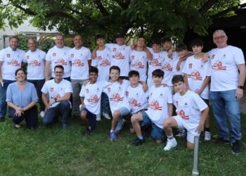 Junge Volleyballer aus Italien in Laakirchen