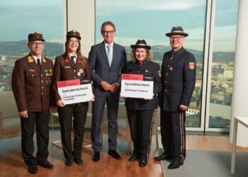 100 Jahre Kraftwerkspark Timelkam: 5.000 Euro für Feuerwehr und Musikverein