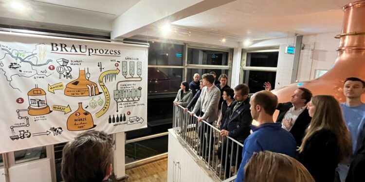 „Cheers to Business“: JungunternehmerInnen zu Gast in der Brauerei Schloss Eggenberg
