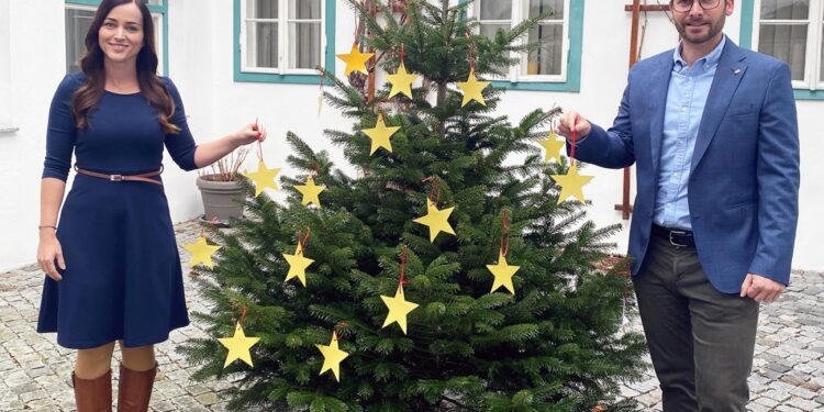 Wünsche erfüllen mit dem Weihnachtswunschbaum in Altmünster