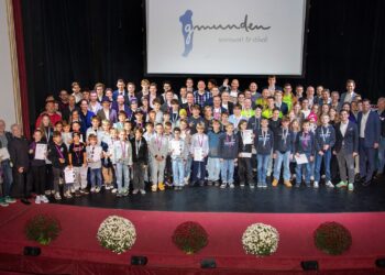 Perfekte Bühne für herausragende Leistungen: Bürgermeister und Sportreferent ehrten Gmundner Sportlerinnen und Sportler