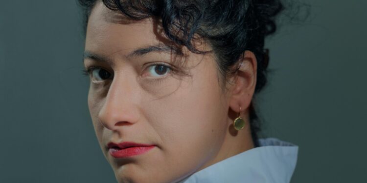 Dystopische Träume und schwebende Realitäten: Lesung mit Amira Ben Saoud im OKH