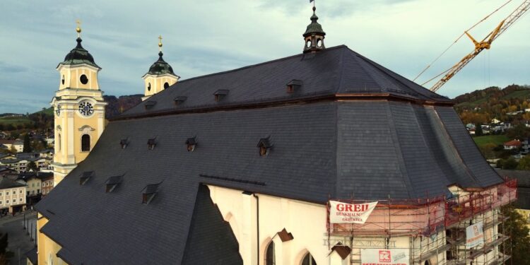 Basilika Mondsee mit neuem Dach