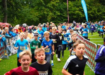 Tolle Leistungen bei 33. Crosscountry-Bezirksschulmeisterschaft auf Schloss Traunsee