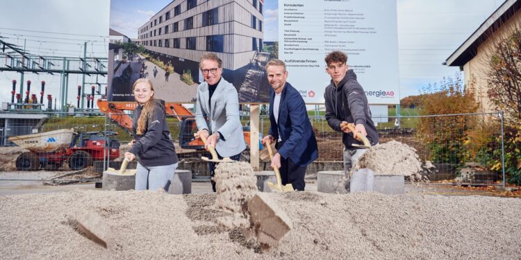Spatenstich für die Zukunft: Energie AG errichtet „Lehrlings PowerBase“ in Gmunden