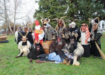 Travestie trifft Perchten: Jubiläum mit Herz und Humor