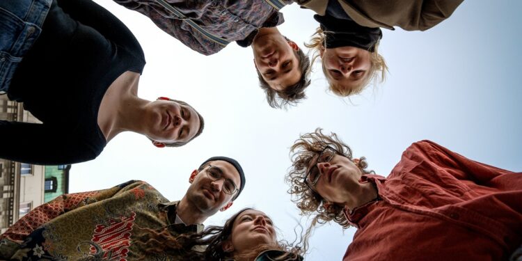 Humor, politische Kante und musikalische Raffinesse: nicolas robert lang präsentiert Album im OKH