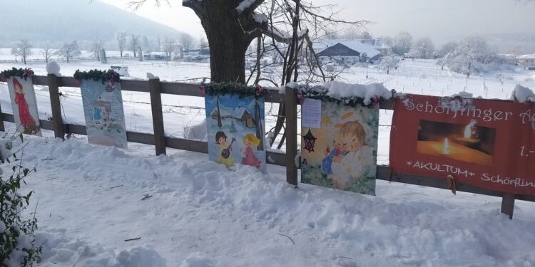 Schörflinger Adventkalender unter dem Motto „Sternentor und Lichterglanz“