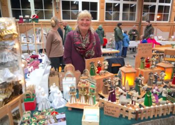 Der Advent ist eingeläutet – Adventmarkt und Adventkonzert der Volksschulkinder in Gschwandt